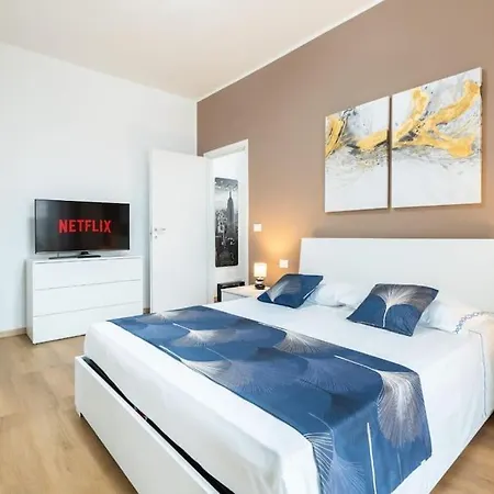 Turindora Apartment *